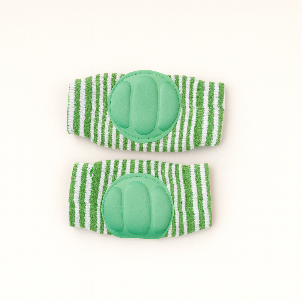 Soft and safe baby knee pads by Lil' Cubs, anti-slip crawling protection for 6 to 12 months, shown on a crawling baby.